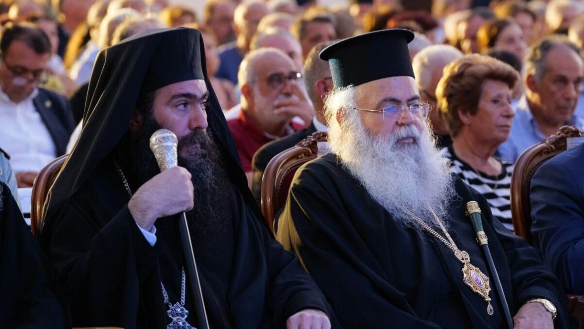 Τυχικός: Συνάντηση με τον Αρχιεπίσκοπο με φόντο ακόμη και την καθαίρεση – Οι όροι και το παρασκήνιο